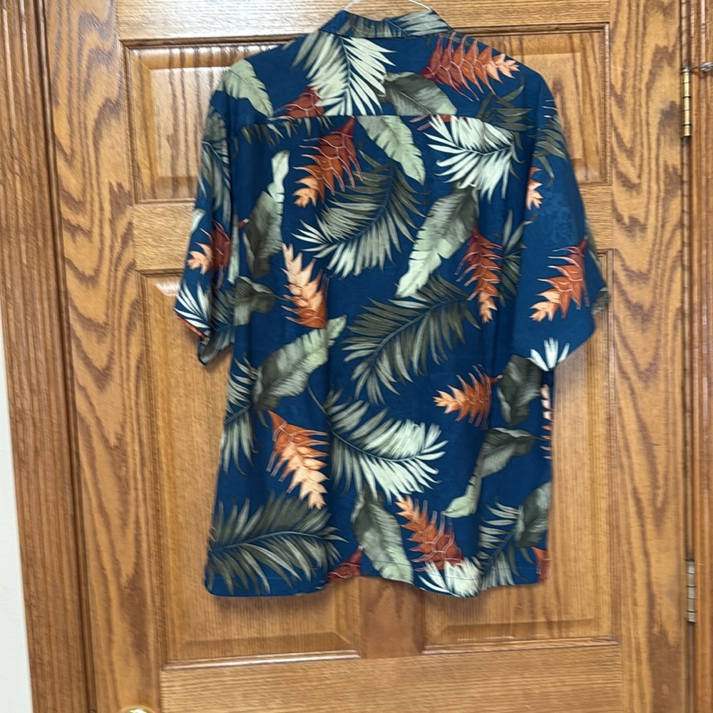 New Tommy Bahama Tropical Leaf Print Shirt - Blue, Green, Orange - Picture 3 of 3